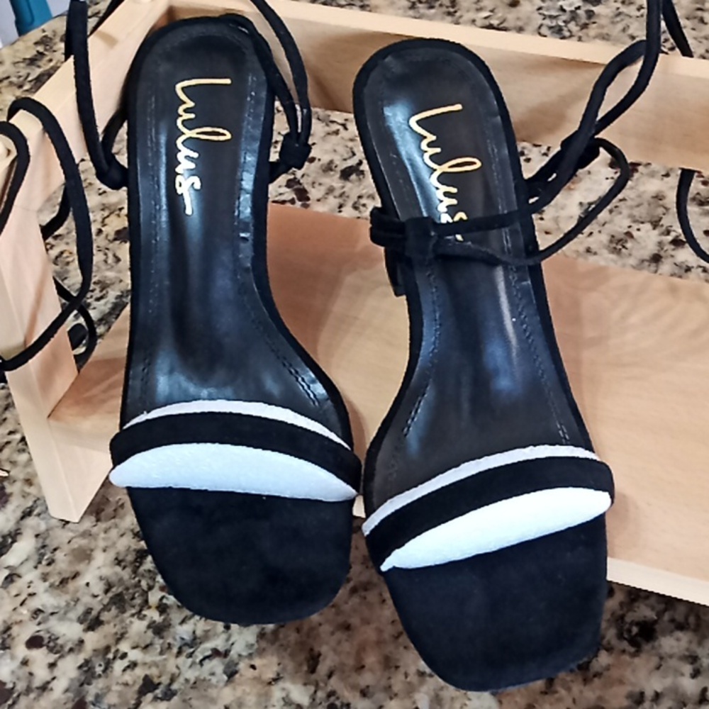 Lulus XYLIA Black Velvet Lace-Up Heels. Size 6 1/2. Very Good Cond. Really Cute! - Picture 3 of 15